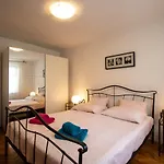 Ars Apartment